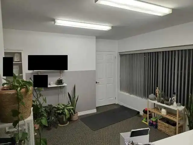 Commercial Plaza Office Space for Lease - 550 Sq Ft, Unit 13 Upp
