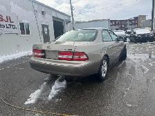 2000 Lexus ES 300 - Photo 2