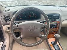 2000 Lexus ES 300 - Photo 7