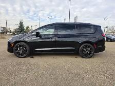2027 Chrysler Pacifica Limited - Photo 3