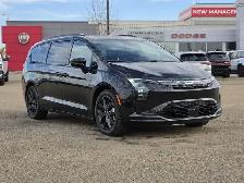 2027 Chrysler Pacifica Limited - Photo 9