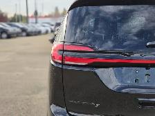 2027 Chrysler Pacifica Limited - Photo 13