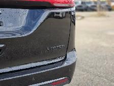2027 Chrysler Pacifica Limited - Photo 14