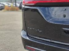 2027 Chrysler Pacifica Limited - Photo 16