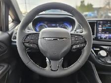 2027 Chrysler Pacifica Limited - Photo 26