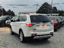 2015 Mitsubishi Outlander 4WD 4dr ES - Photo 3