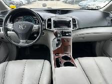 2010 Toyota Venza AWD :Backup Cam, Sunroof, Bluetooth - Photo 7