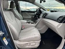 2010 Toyota Venza AWD :Backup Cam, Sunroof, Bluetooth - Photo 13