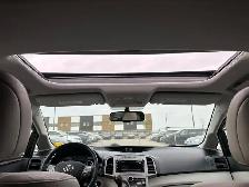 2010 Toyota Venza AWD :Backup Cam, Sunroof, Bluetooth - Photo 18