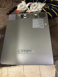 Mitsubishi XL1XU Projector – XGA 3LCD Projector !