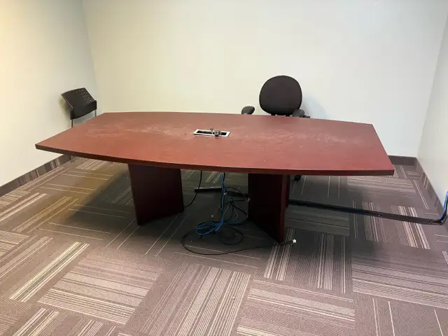 Teknion Boardroom Table – 8' × 4' - Excellent Condition-Call us!