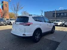 2017 Toyota RAV4 LE - Photo 5
