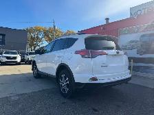 2017 Toyota RAV4 LE - Photo 6