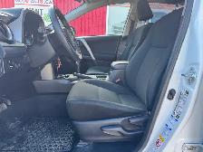 2017 Toyota RAV4 LE - Photo 10