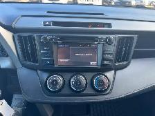 2017 Toyota RAV4 LE - Photo 14