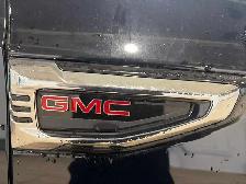 2025 GMC Yukon XL - Photo 12
