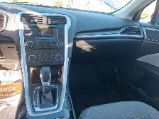 2015 Ford Fusion Hybrid - Photo 13