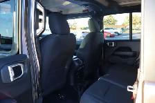 2022 Jeep Wrangler - Photo 15