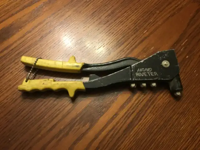 Hand Rivet Gun