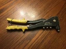 Hand Rivet Gun