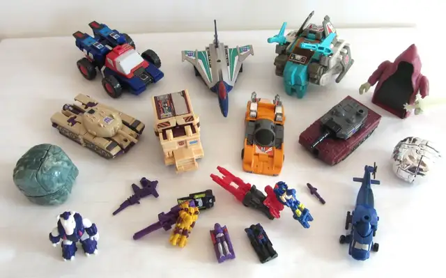 Vintage 1980s  Generation1 (G1) Transformers lot