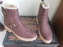Ladies Size 9 Brand New Brown Suede Winter Boots
