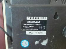 Sylvania SDPF751B 7' Digital Photo Frame Adapter - Photo 3