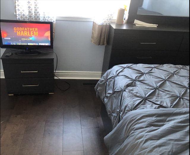 Furnished, Beautiful Room on 2nd Floor in Pickering for Rent