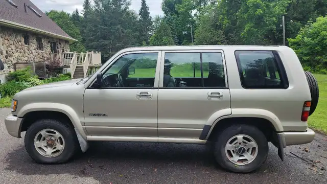 1998 Isuzu Trooper with 106k km only