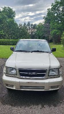 1998 Isuzu Trooper with 106k km only - Photo 2