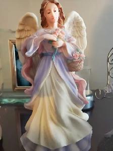 absolutely beautiful angel statues - Photo 3