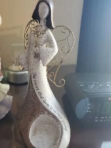 absolutely beautiful angel statues - Photo 4