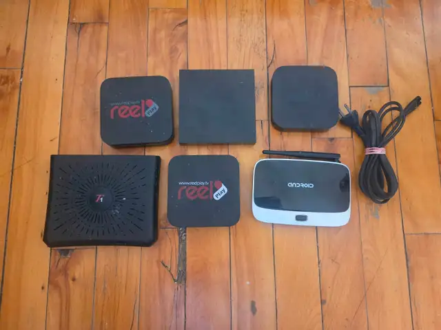 Lot 6 x TV Media Boxes Amazon, Apple, Android