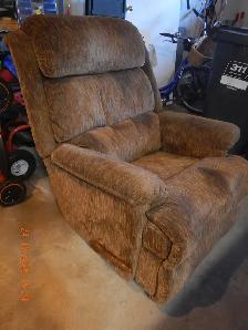 La-Z-Boy Recliner - Photo 2
