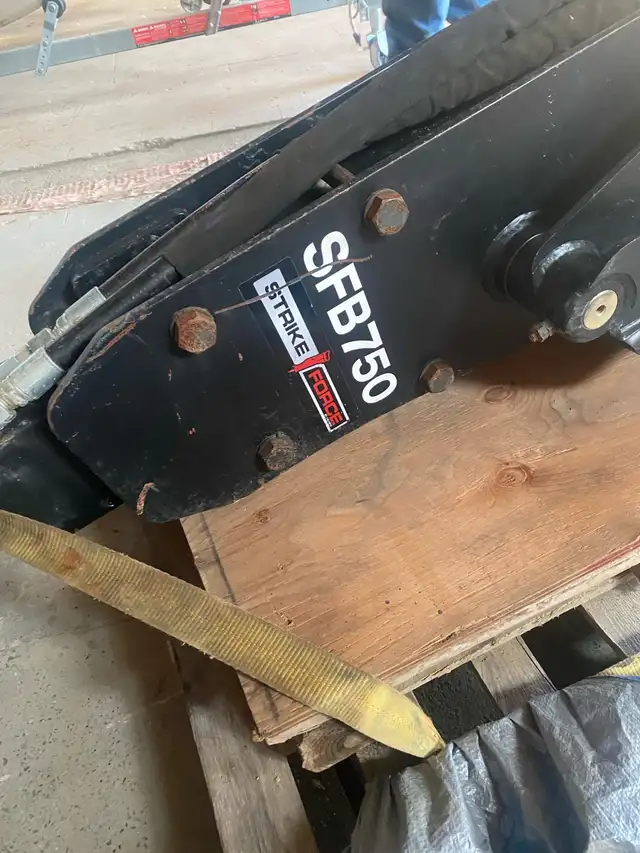 Paladin Strike Force SFB750 Skid Steer Hydraulic Breaker