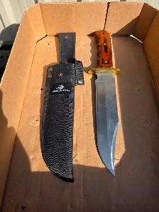 Winchester Large Bowie Wood Fixed Blade Hunting Knife W Sheath