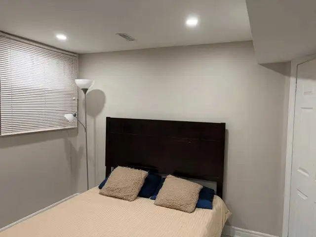 Basement Bachelor apartment for rent Close to Trillium Hospital