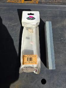 Footprint Tools LTD General Aluminum Oxide Sharpening Stone - Photo 4