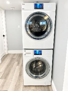 Masterbedroom has private bath - Utilities & Wifi - Nov 1 - LRT - Photo 8