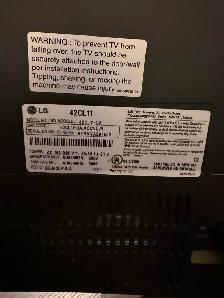 LG 42" TV - Photo 2