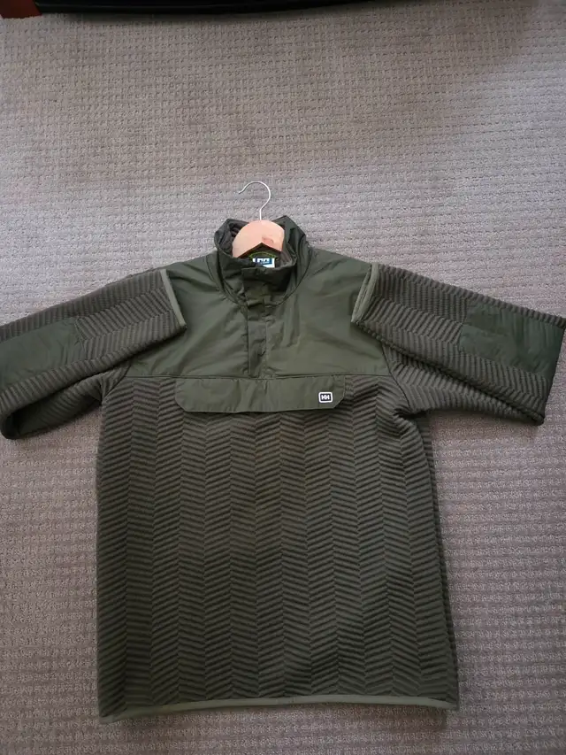 Helly Hansen Sweater -Size Large- (New)