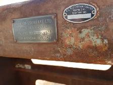 OLD MACHINE CAST IRON BASE LIVE EDGE WOOD - Photo 4