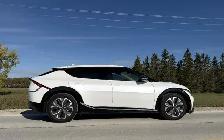 2024 Kia EV6 LAND AWD NAVIGATION - NO ACCIDENTS - KIA WARRANTY - Photo 3