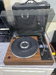 Realistic Lab-260 Belt Drive Turntable