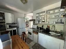 Nov1s,Private Furnished ROOM,in 3 Bedroom apartment,Keele/Bloor - Photo 7