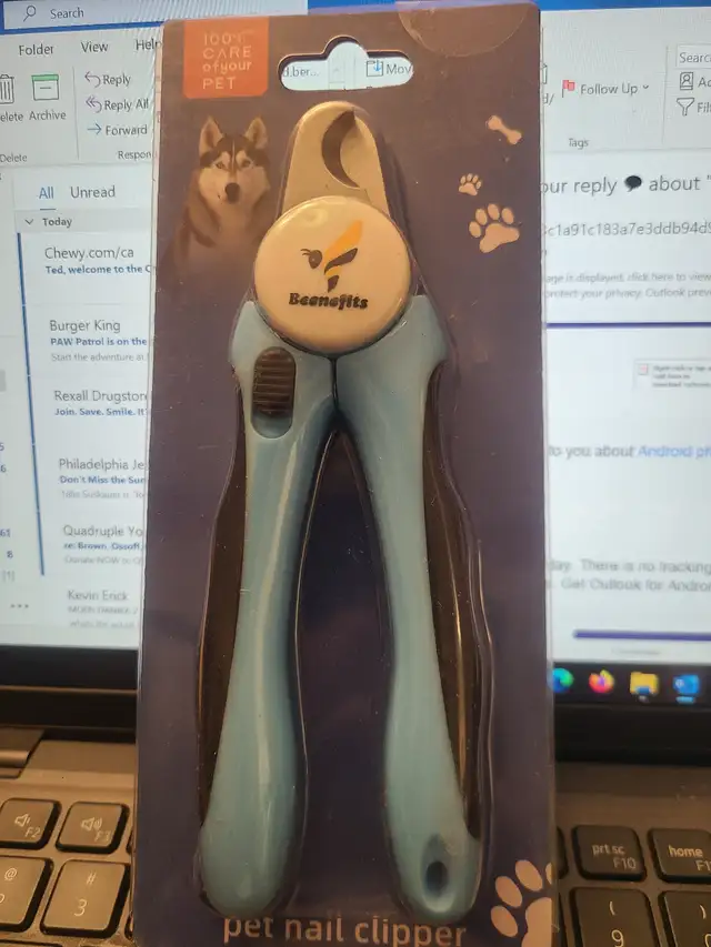 BRAND NEW NAIL CUTTER FOR PETS LARGE OR SMALL