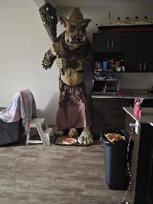 tumble the troll animatronic - Photo 3