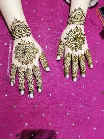 Henna artist for karwa chauth - Photo 4