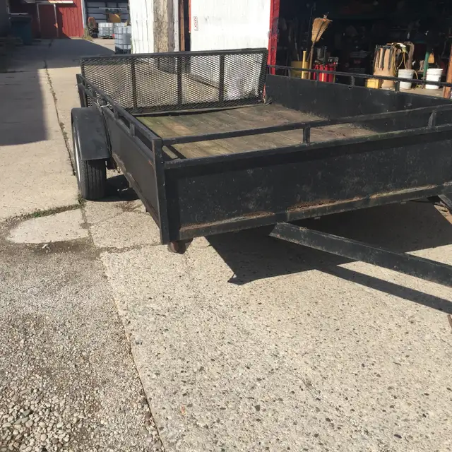 UTILITY TRAILER
