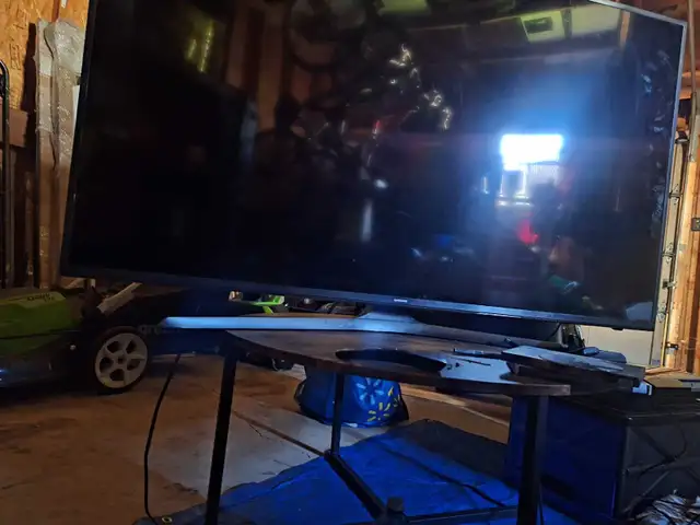 54inc tv samsung with remote works great